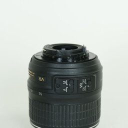 Nikon AF-S DX NIKKOR 18-55mm F3.5-5.6 G VR Nikon AF-S DX NIKKOR 18-55mm F3.5-5.6 G VR