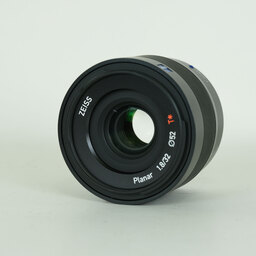 Carl Zeiss Touit 32mm F1.8(ソニーE用) Carl Zeiss Touit 32mm F1.8(ソニーE用)