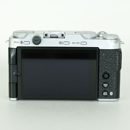 FUJIFILM X-M5