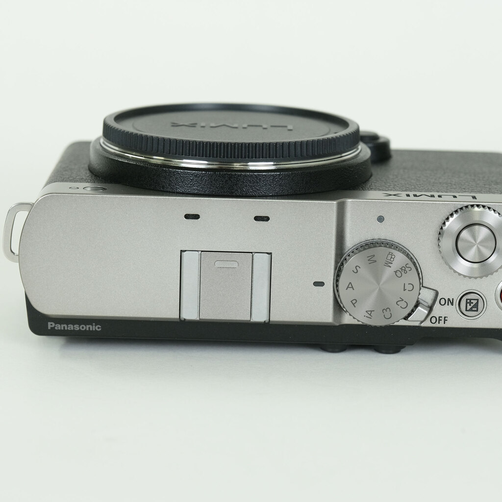 Panasonic LUMIX DC-S9 Panasonic LUMIX DC-S9