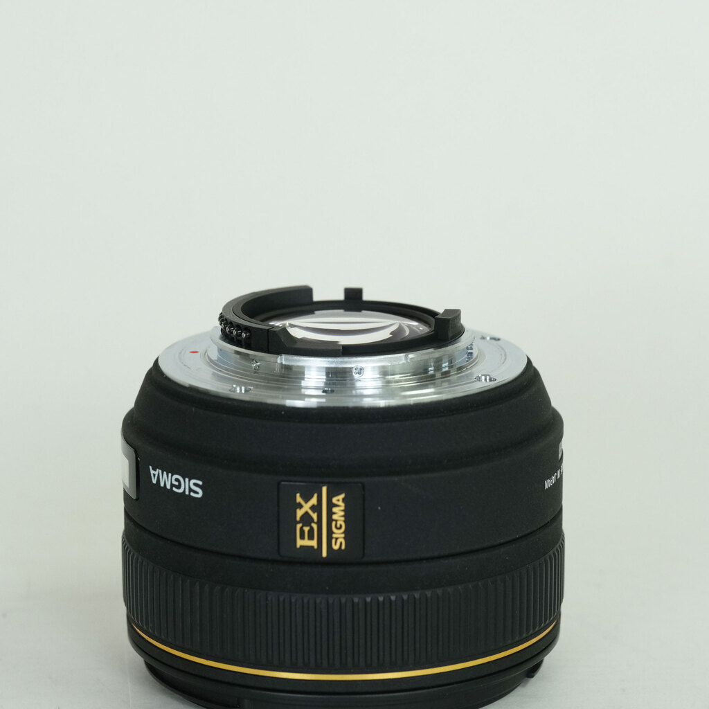 SIGMA 30mm F1.4EX DC HSM (ニコンF用)