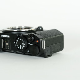 FUJIFILM X-M5