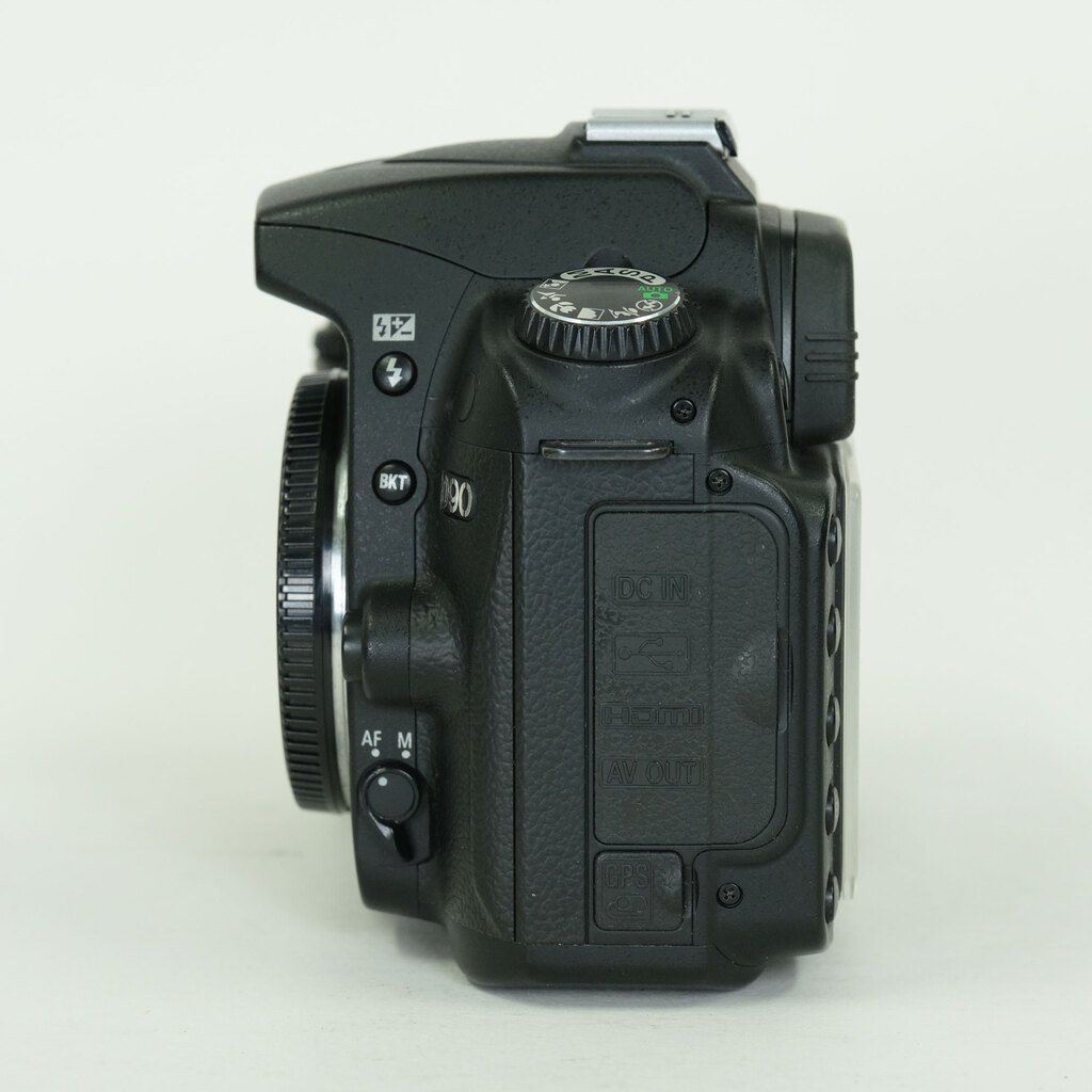 Nikon D90 ボディ