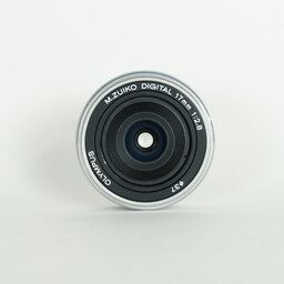 OLYMPUS M.ZUIKO DIGITAL 17mm F2.8 シルバー