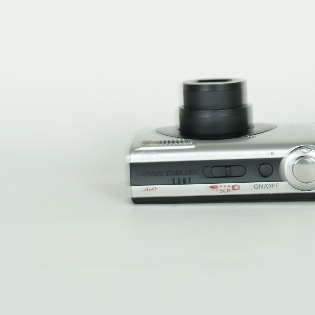 Canon IXY DIGITAL 910IS シルバー 動作良好 Canon IXY DIGITAL 910IS シルバーの出品 | ONE SCENE（ワンシーン）