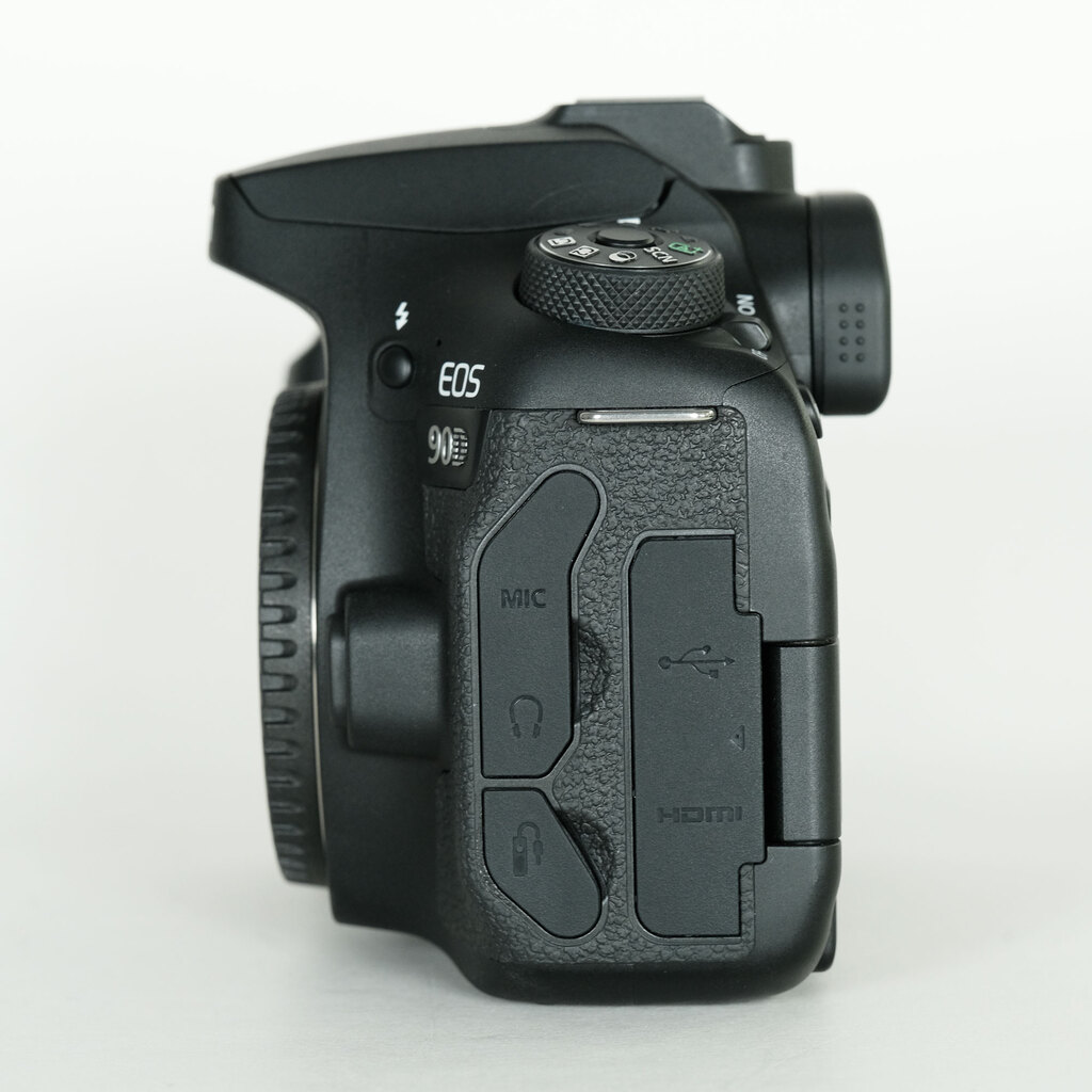 Canon EOS 90D