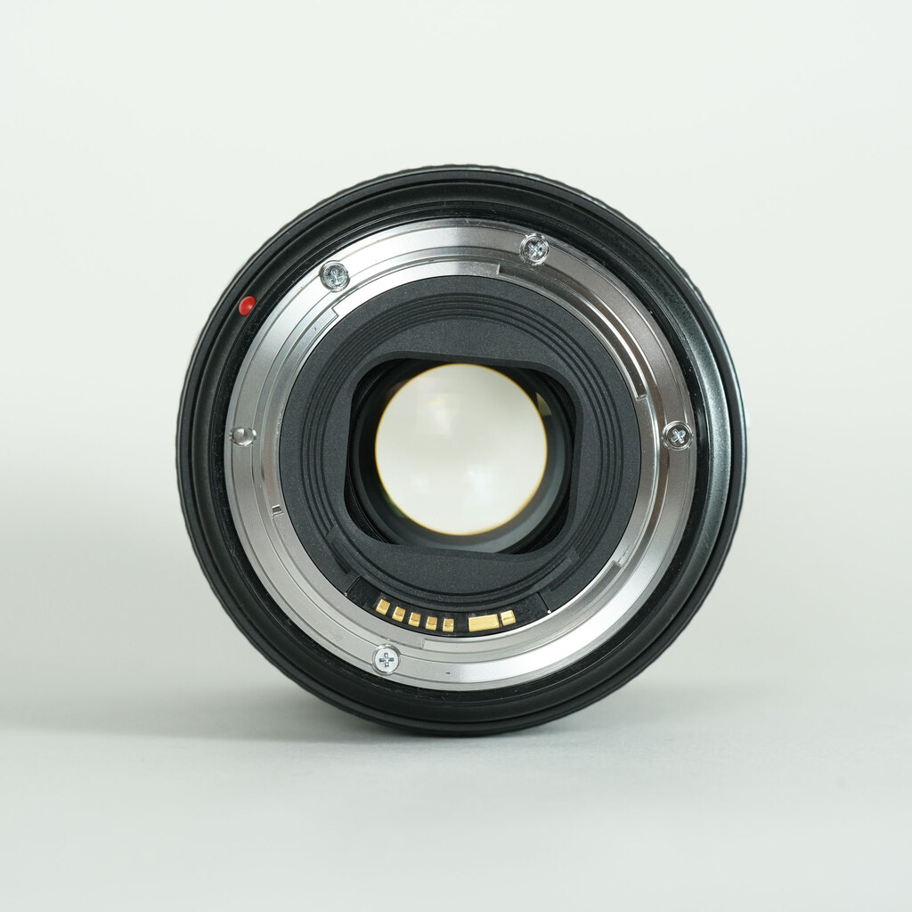 Canon EF24-105mm F4L IS II USM Canon EF24-105mm F4L IS II USM