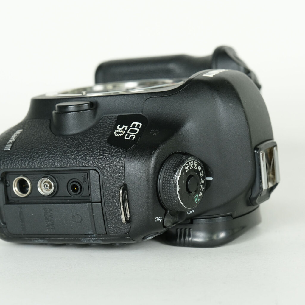 Canon EOS 5D Mark III Canon EOS 5D Mark III