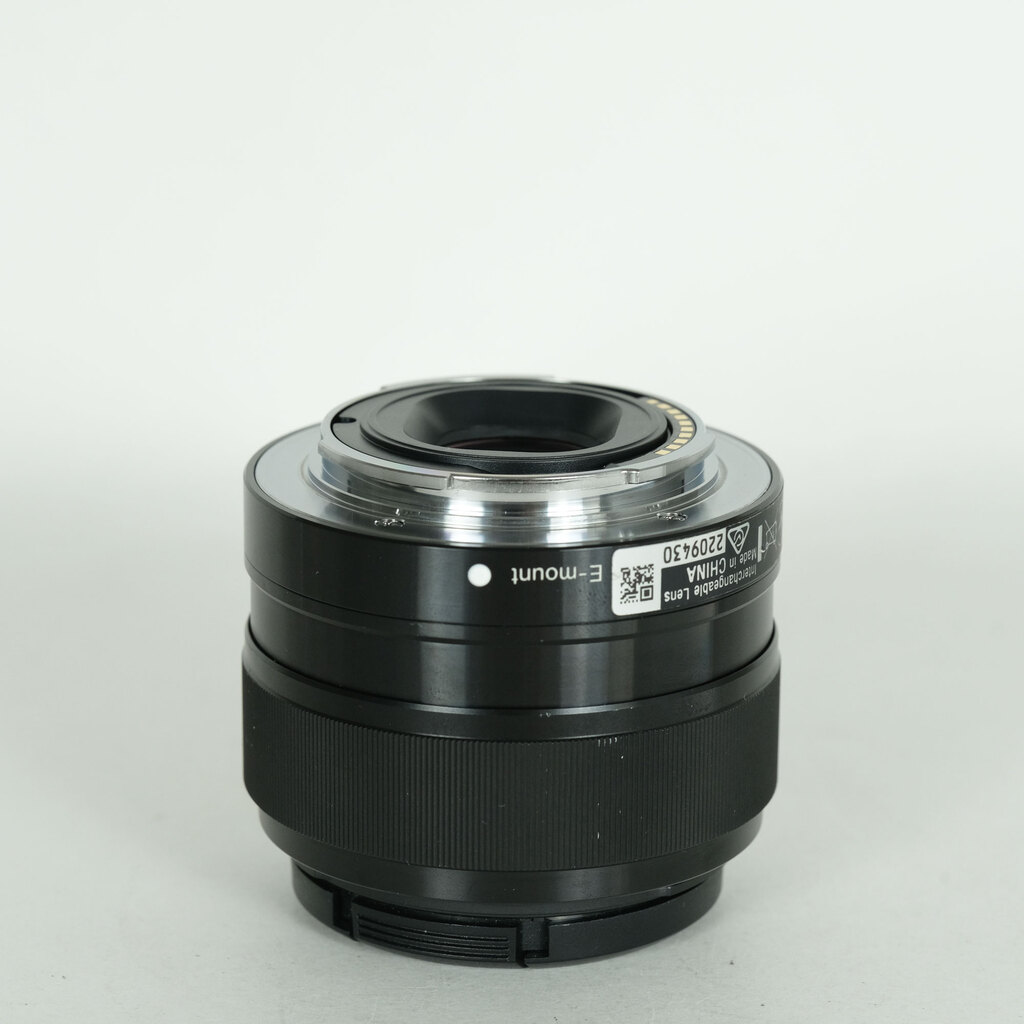 SONY E 35mm F1.8 OSS SEL35F18