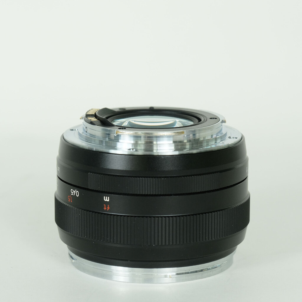 Carl Zeiss Planar T* 50mm F1.4 ZE [キヤノンEF用]の出品 | ONE SCENE