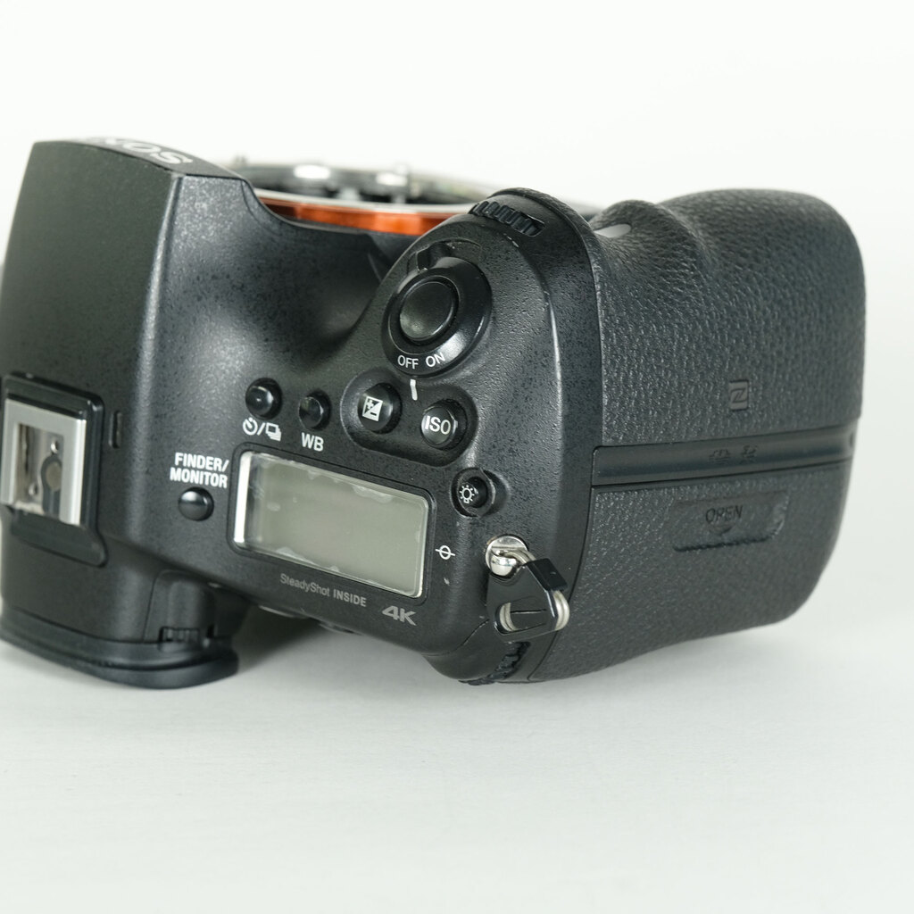 SONY α99II（ILCA-99M2）の出品 | ONE SCENE（ワンシーン）