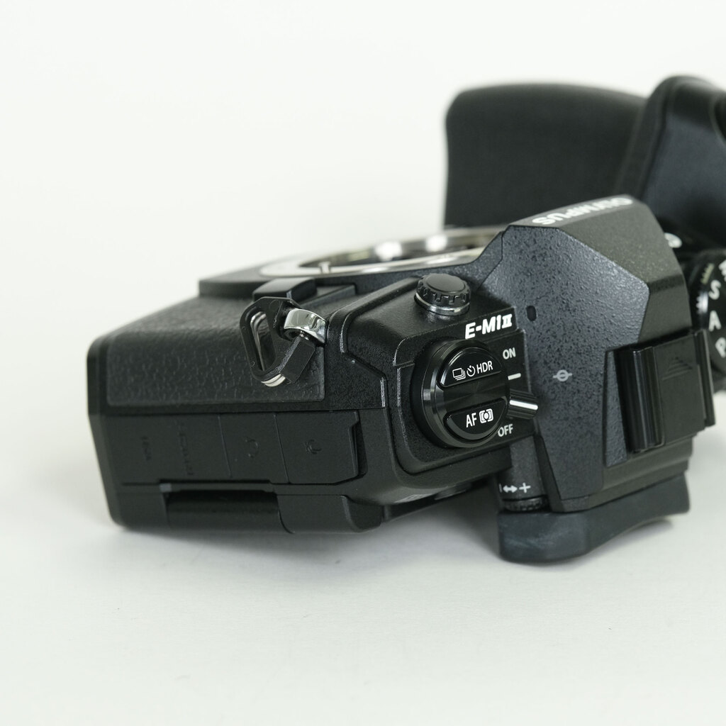 OLYMPUS OM-D E-M1 Mark II