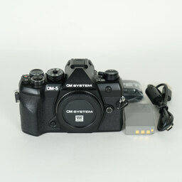 OM SYSTEM OM-5 Mark II ボディ ブラック