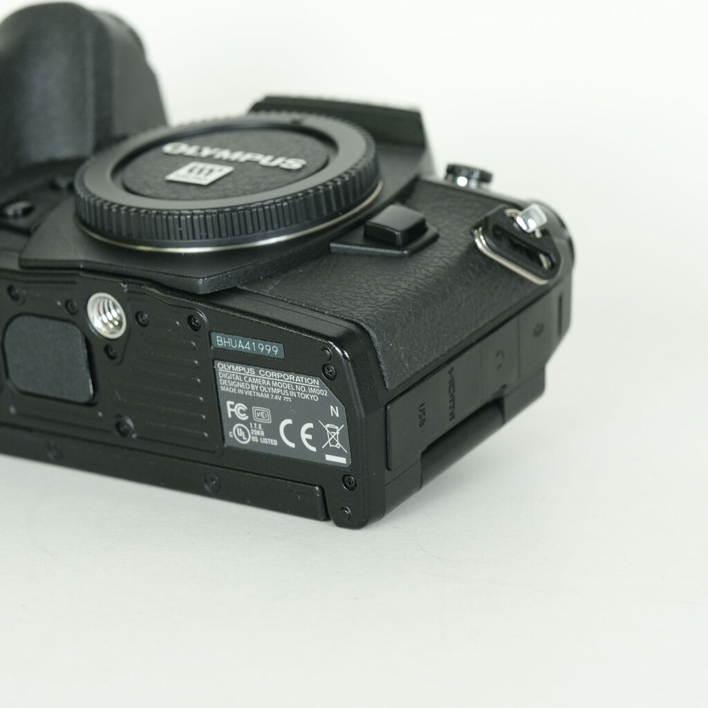 OLYMPUS OM-D E-M1 Mark II