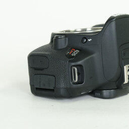 Canon EOS Kiss X7i