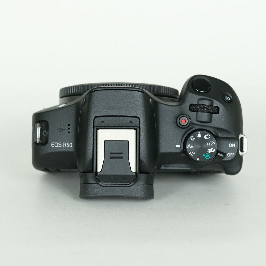 Canon EOS R50