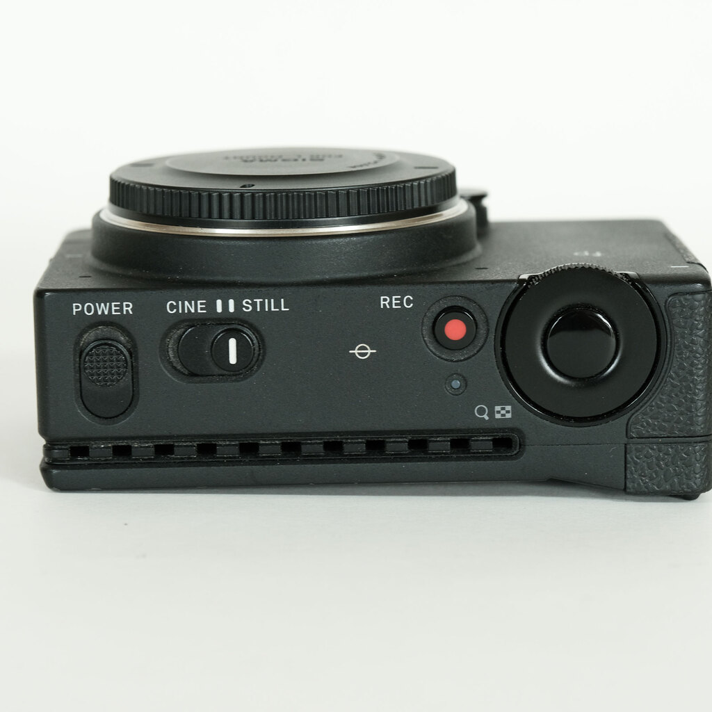 SIGMA fpの出品 | ONE SCENE（ワンシーン）