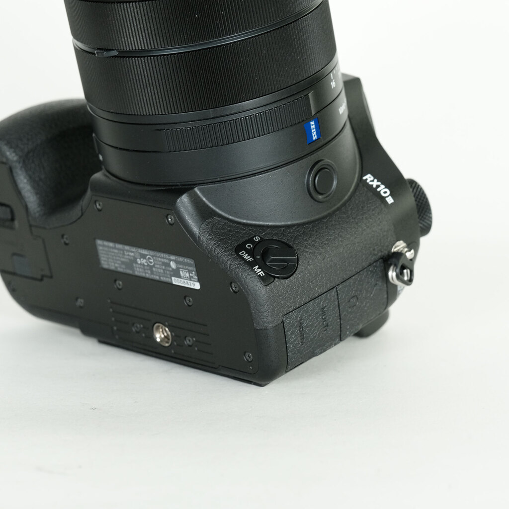 SONY Cyber-shot DSC-RX10M3