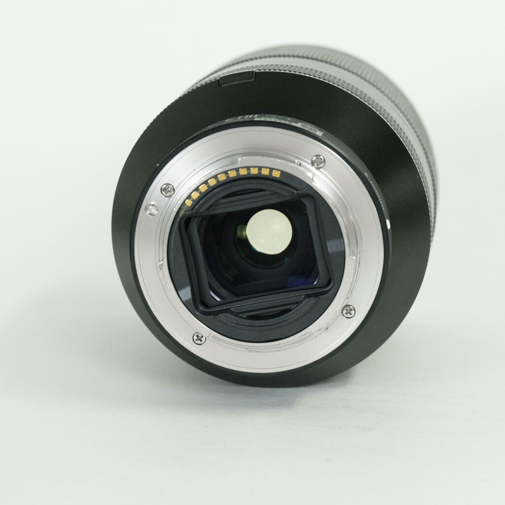 SONY FE 24-240mm F3.5-6.3 OSS SEL24240