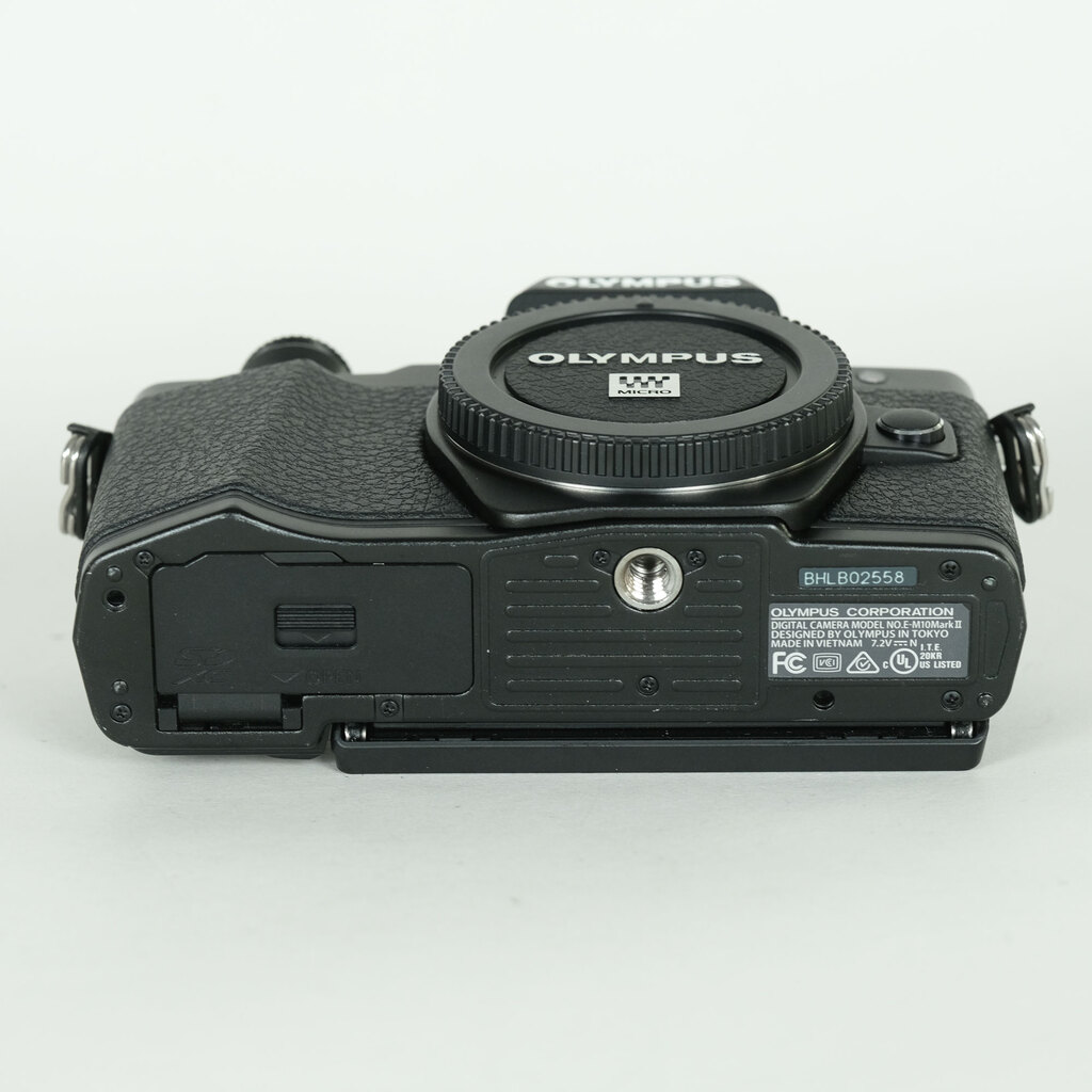 OLYMPUS OM-D E-M10 Mark II