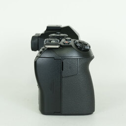 OLYMPUS OM-D E-M1 Mark II