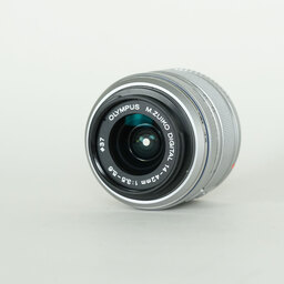 OLYMPUS M.ZUIKO DIGITAL 14-42mm F3.5-5.6IIR シルバー