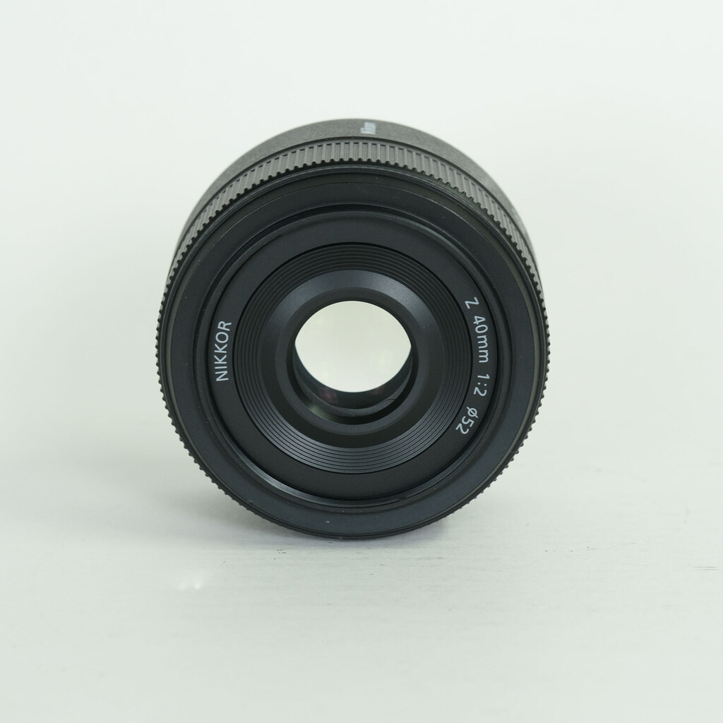Nikon NIKKOR Z 40mm f/2 Nikon NIKKOR Z 40mm f/2