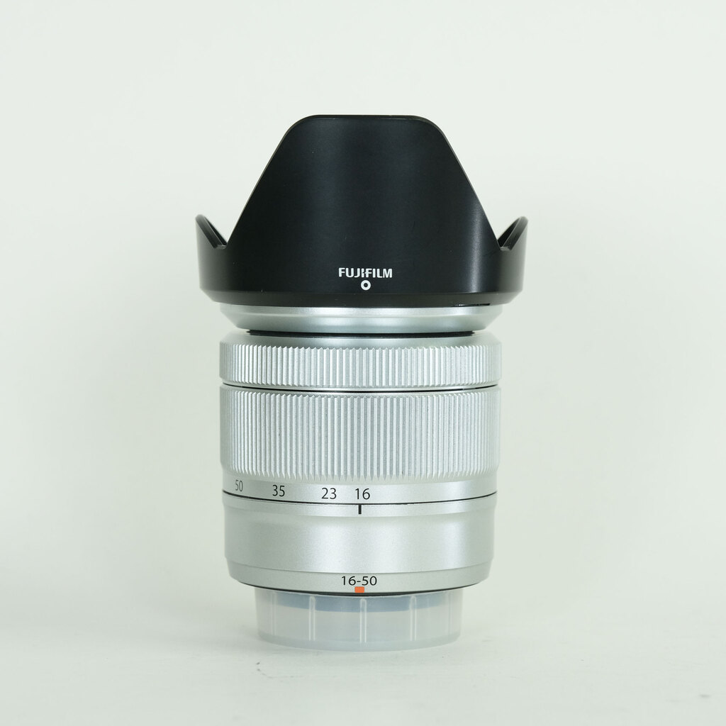 FUJIFILM フジノン XC16-50mm F3.5-5.6 OIS シルバー FUJIFILM フジノン XC16-50mm F3.5-5.6 OIS シルバー