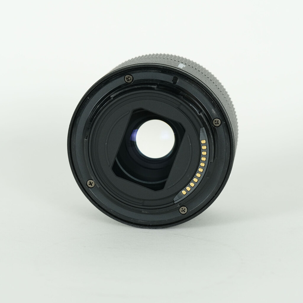 Nikon NIKKOR Z 40mm f/2 Nikon NIKKOR Z 40mm f/2
