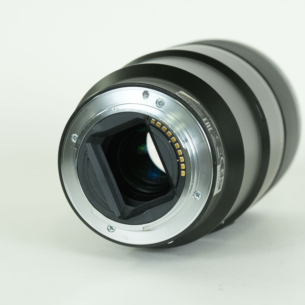 SONY FE 90mm F2.8 Macro G OSS SEL90M28G SONY FE 90mm F2.8 Macro G OSS SEL90M28G