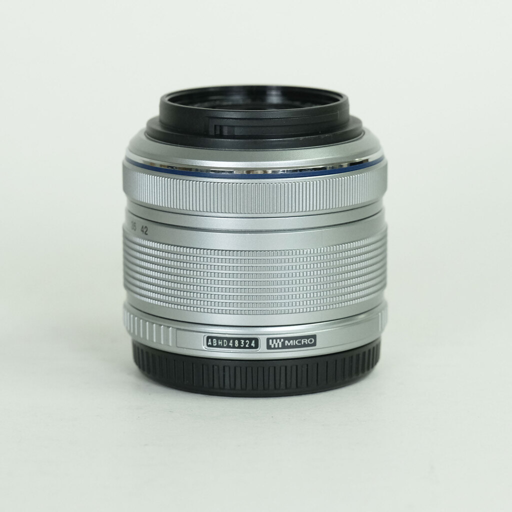 OLYMPUS M.ZUIKO DIGITAL 14-42mm F3.5-5.6IIR シルバー