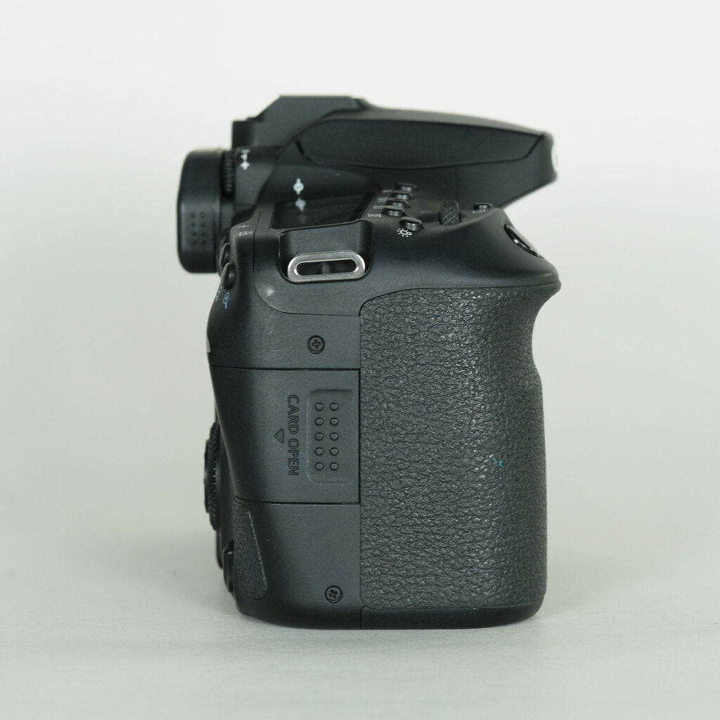 Canon EOS 90D
