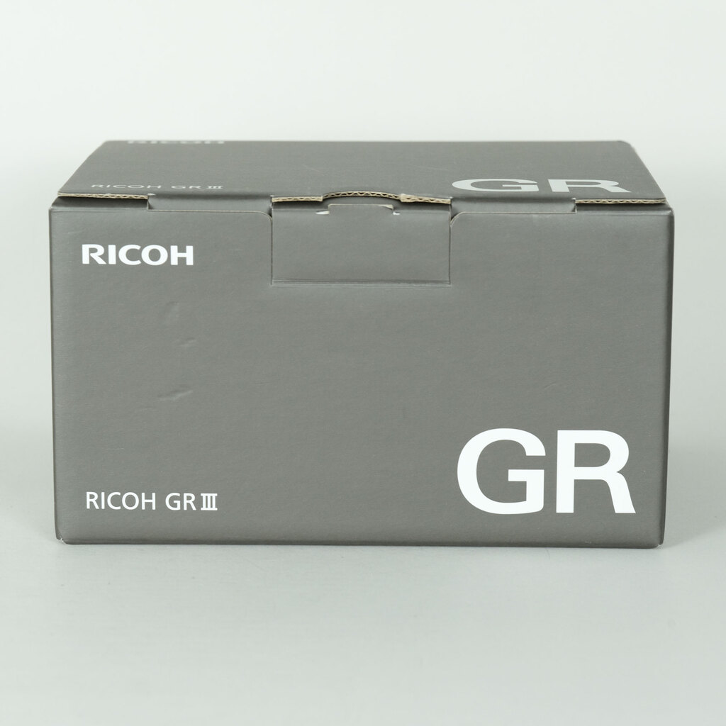 RICOH GR IIIの出品 | ONE SCENE（ワンシーン）