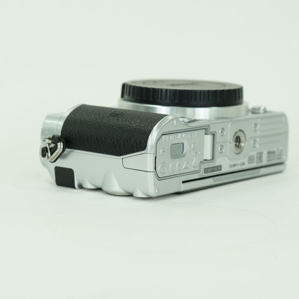 Nikon Nikon1 J5 ボディ シルバー Nikon Nikon1 J5 ボディ シルバー