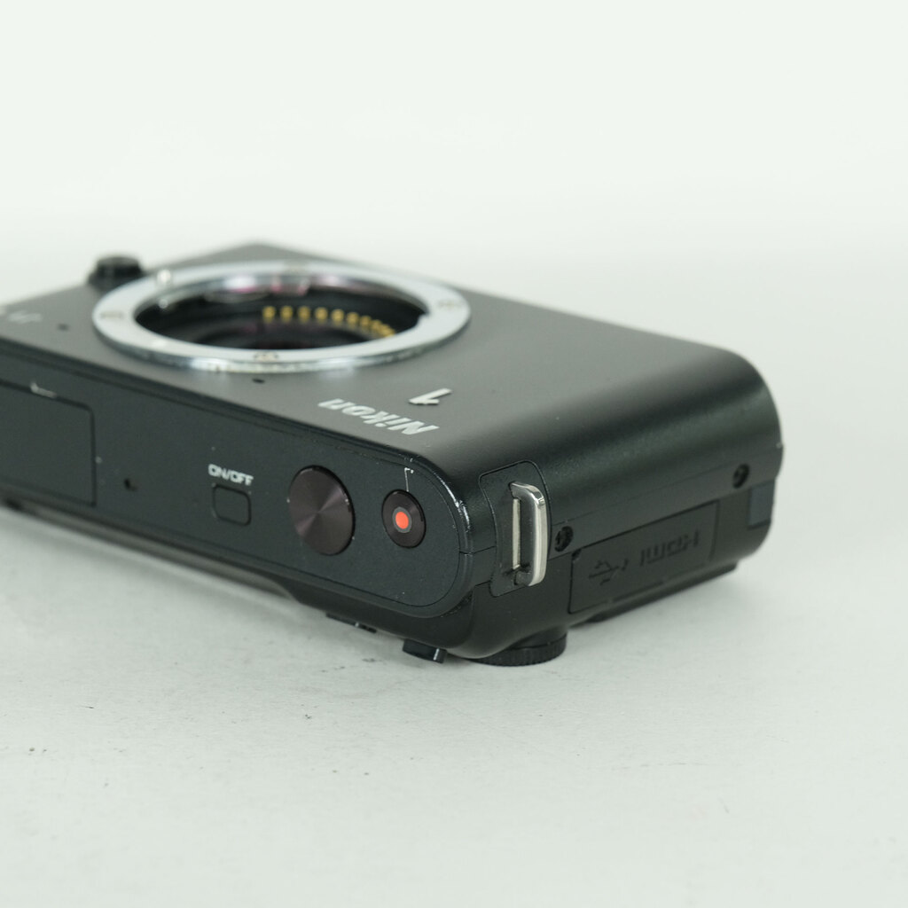 【美品】Nikon 1 j1 ブラック ボディ 充電器付き #2 Nikon Nikon1 J1 ボディ ブラックの出品 | ONE SCENE（ワンシーン）