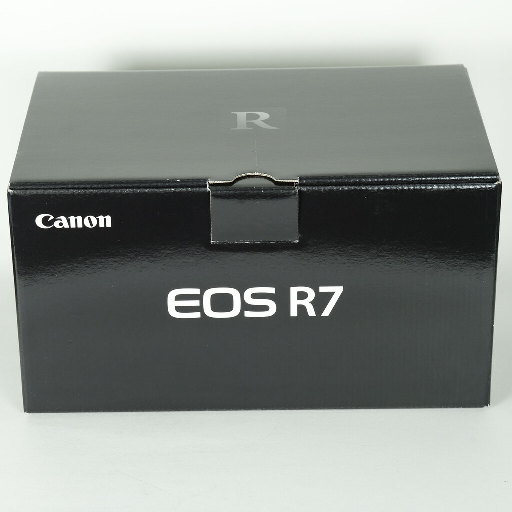 Canon EOS R7