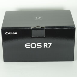 Canon EOS R7