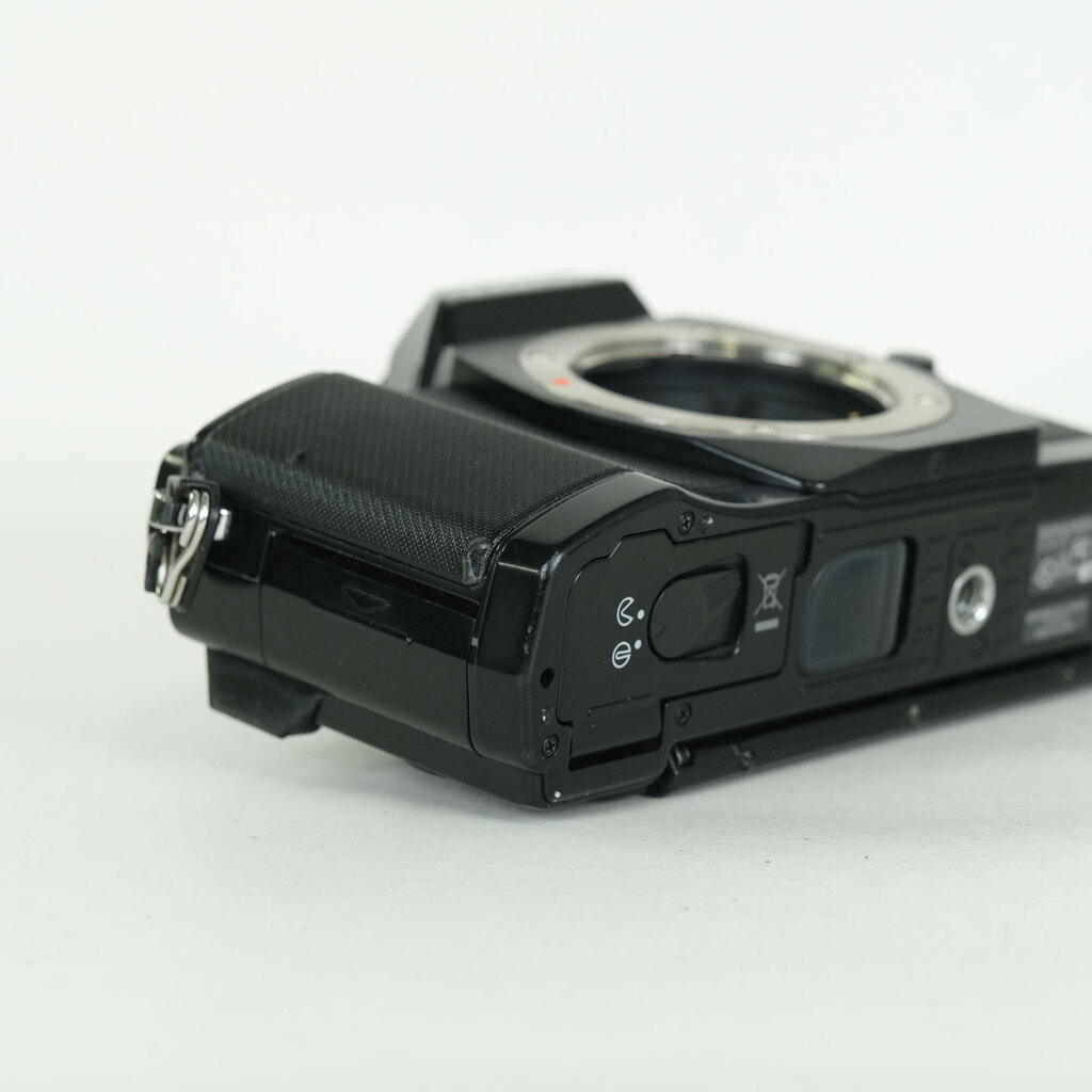 OLYMPUS OM-D E-M5 ボディ ブラック