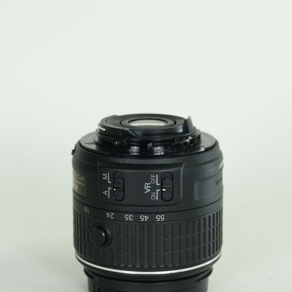 Nikon AF-S DX NIKKOR 18-55mm f3.5-5.6G VR II