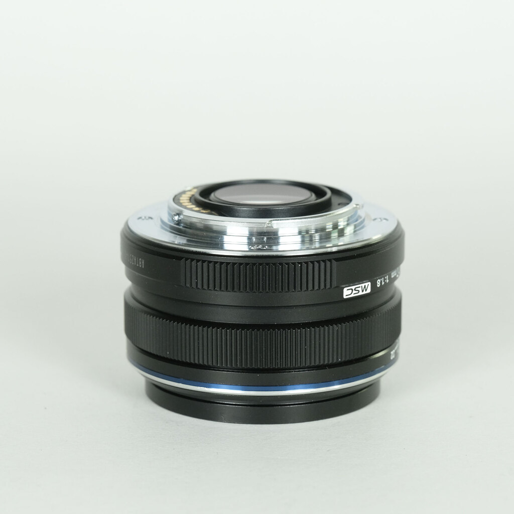 OLYMPUS M.ZUIKO DIGITAL 17mm F1.8