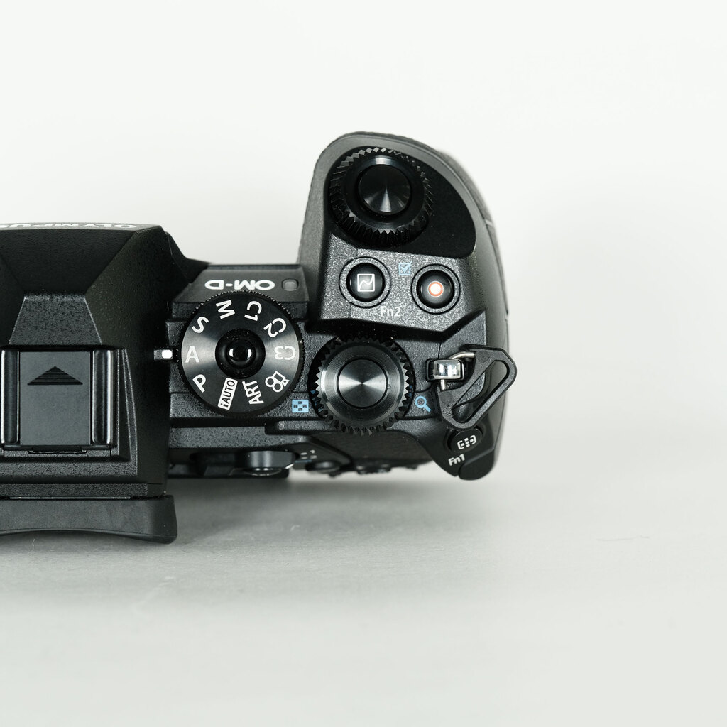 OLYMPUS OM-D E-M1 Mark II