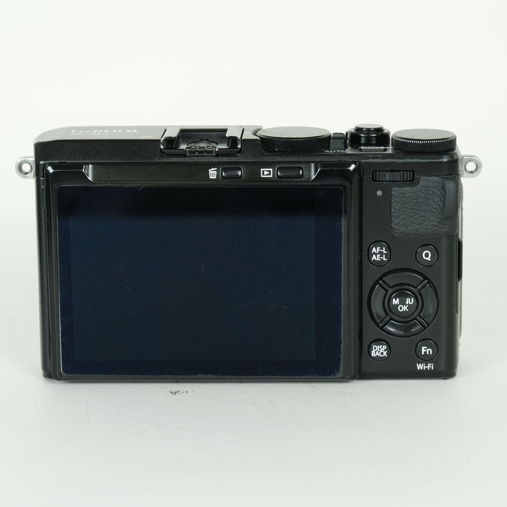 FUJIFILM X70 �u���b�N