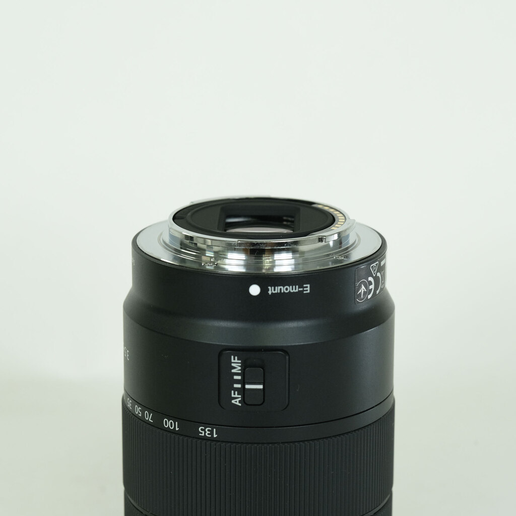 SONY E 18-135mm F3.5-5.6 OSS SEL18135