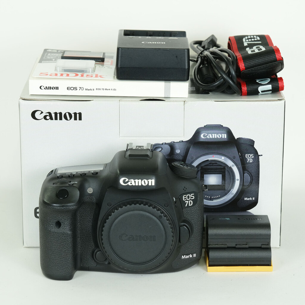 Canon EOS 7D Mark II Canon EOS 7D Mark II
