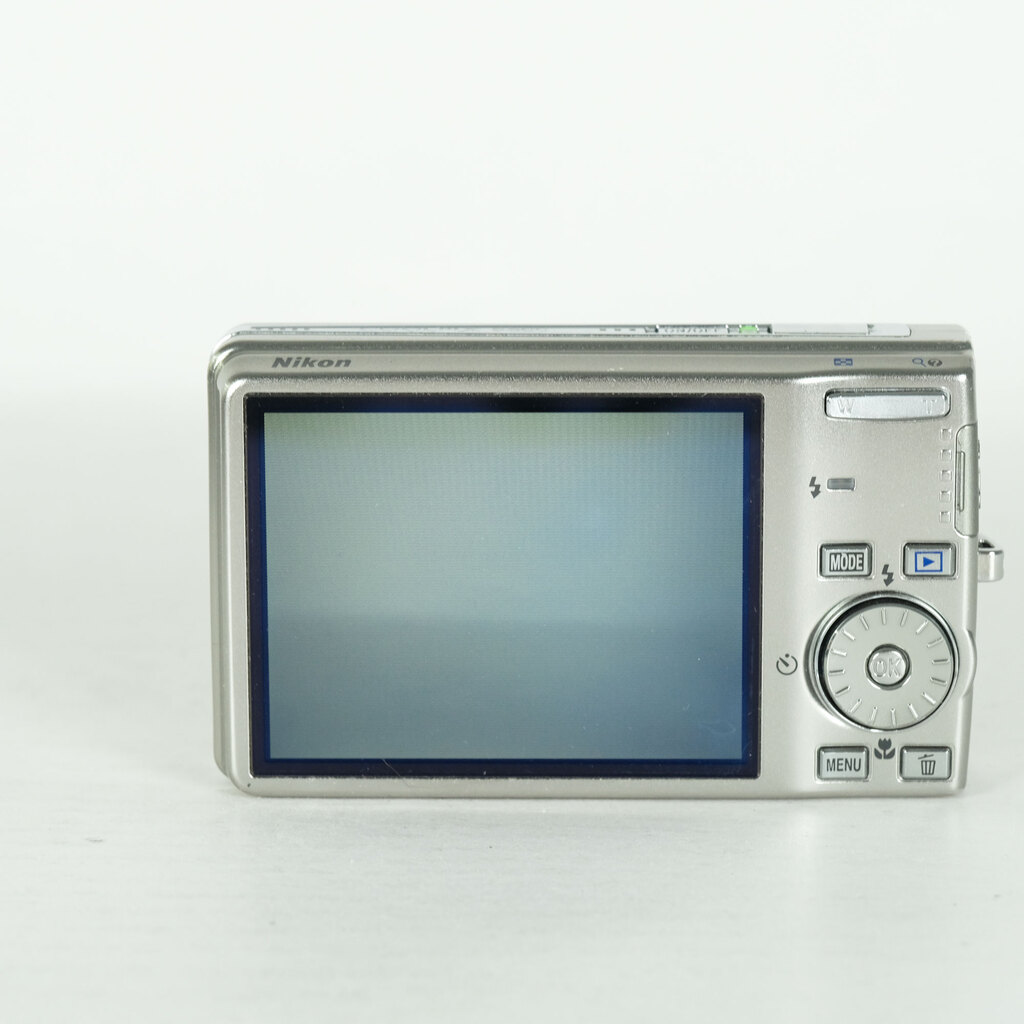 Nikon COOLPIX S600 チタンシルバーの出品 | ONE SCENE（ワンシーン）