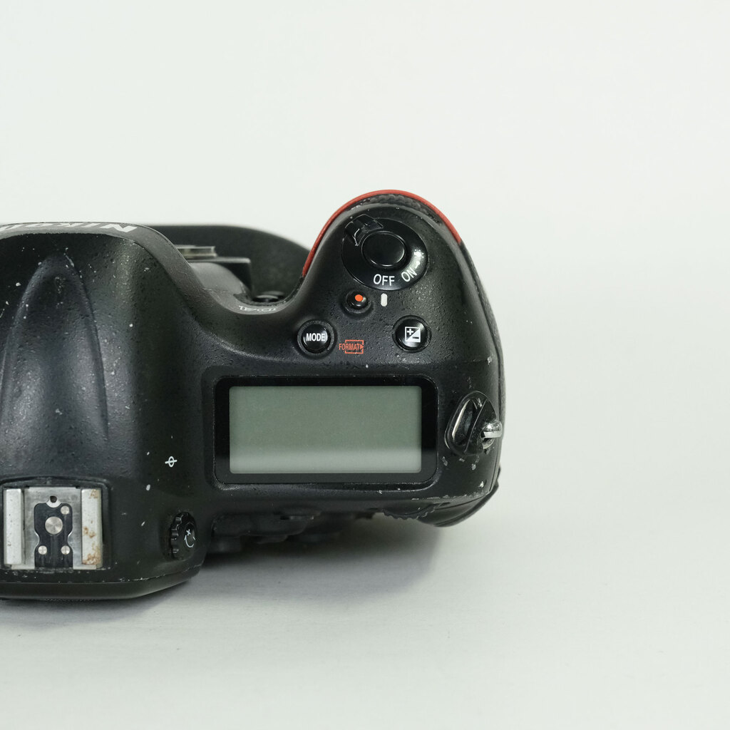 Nikon D4