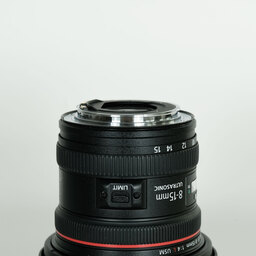 Canon EF8-15mm F4L フィッシュアイ USM