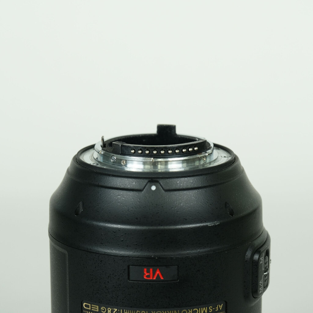 Nikon AF-S VR Micro-Nikkor 105mm f/2.8G IF-ED Nikon AF-S VR Micro-Nikkor 105mm f/2.8G IF-ED