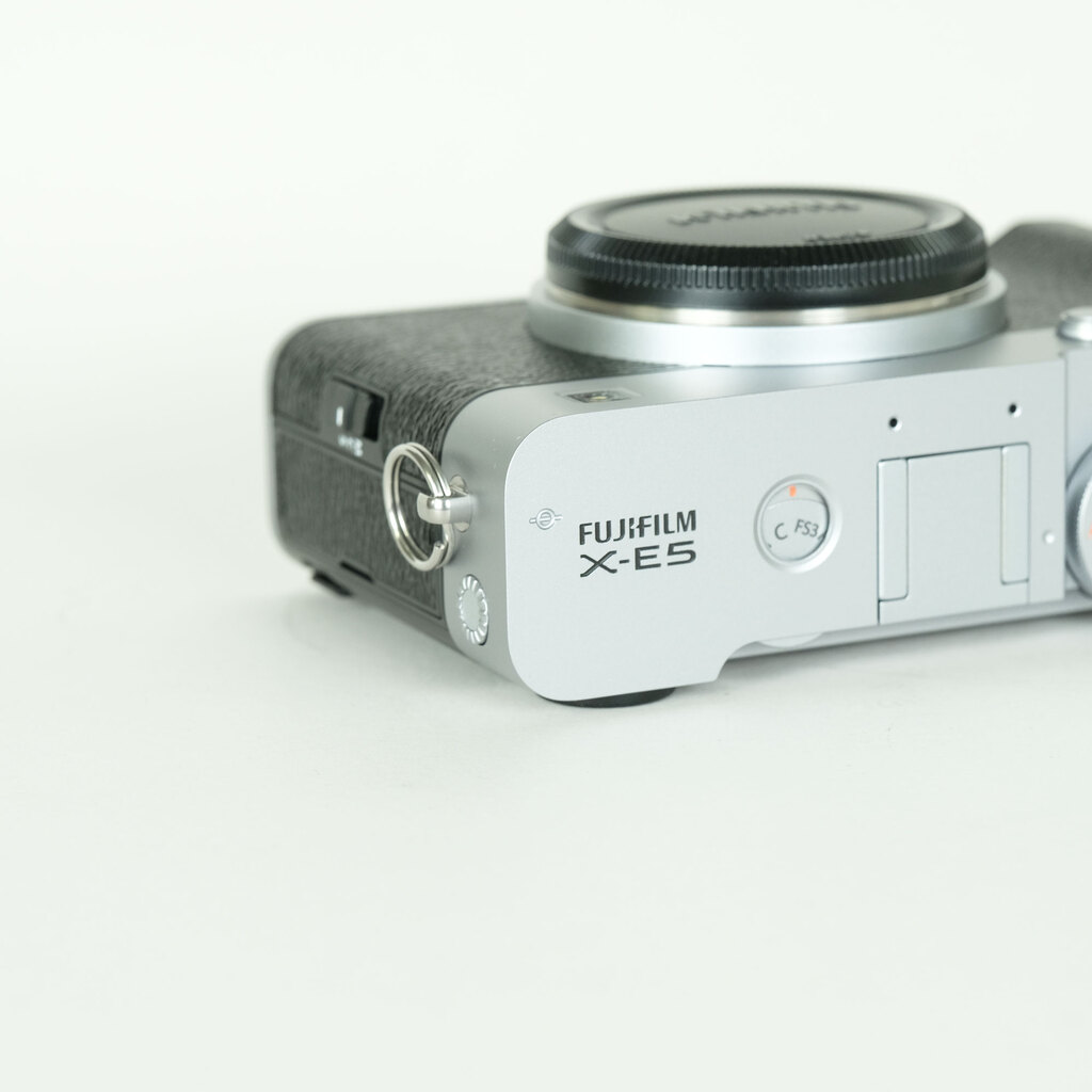 FUJIFILM X-E5