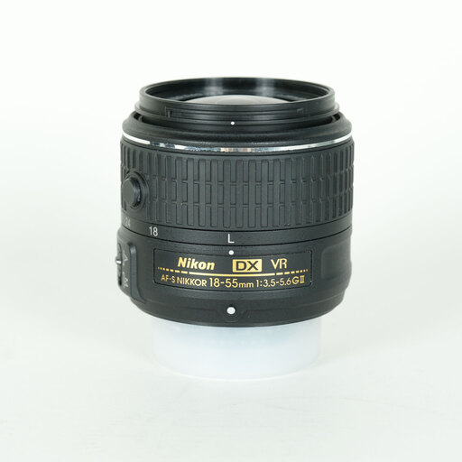 Nikon AF-S DX NIKKOR 18-55mm f3.5-5.6G VR II